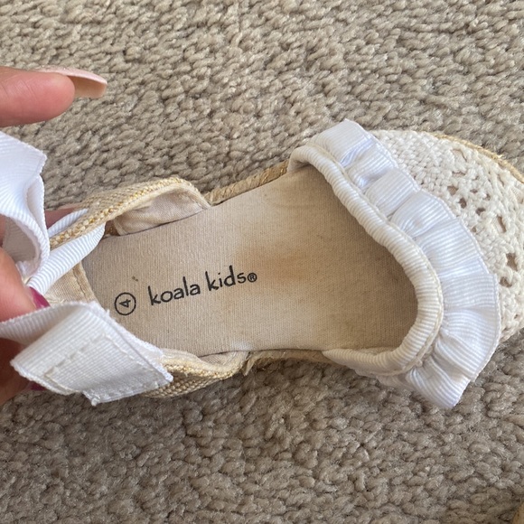 3 Pair of Kids Shoes - Picture 9 of 11